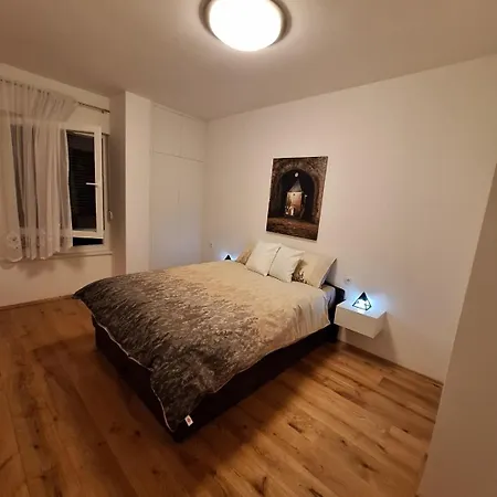 Stan Na Dan Laktasi Andrea Apartment Trn